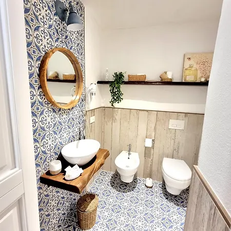 Pensión Golden House